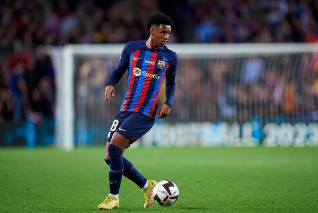 开云app登录-巴萨新星崭露头角，未来或成球队顶梁柱，这个根据质量不断解决.-开云app登录